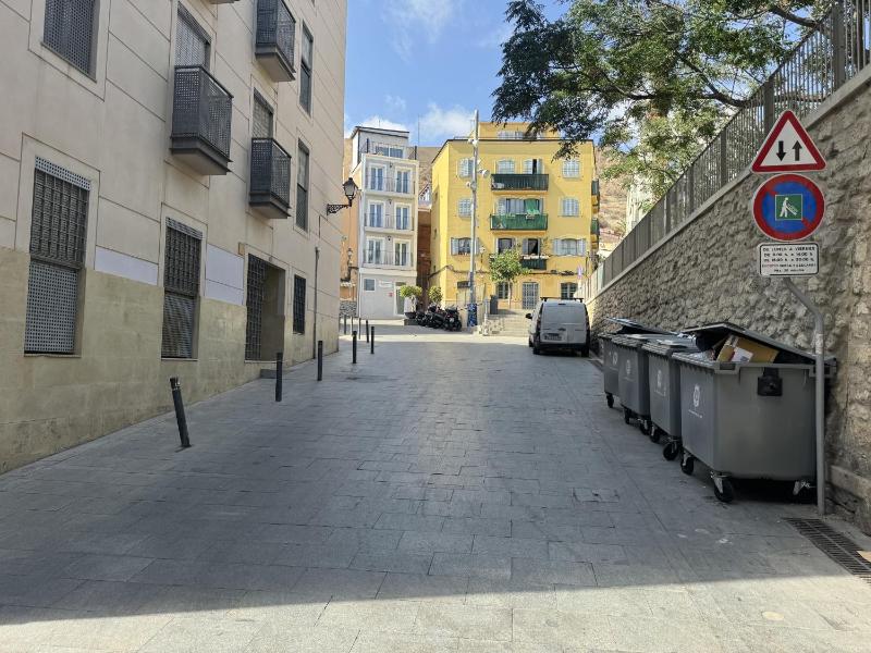 Modern Charm in Barrio Alicante - image 32