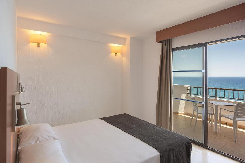 Twin Room with Sea View image 3