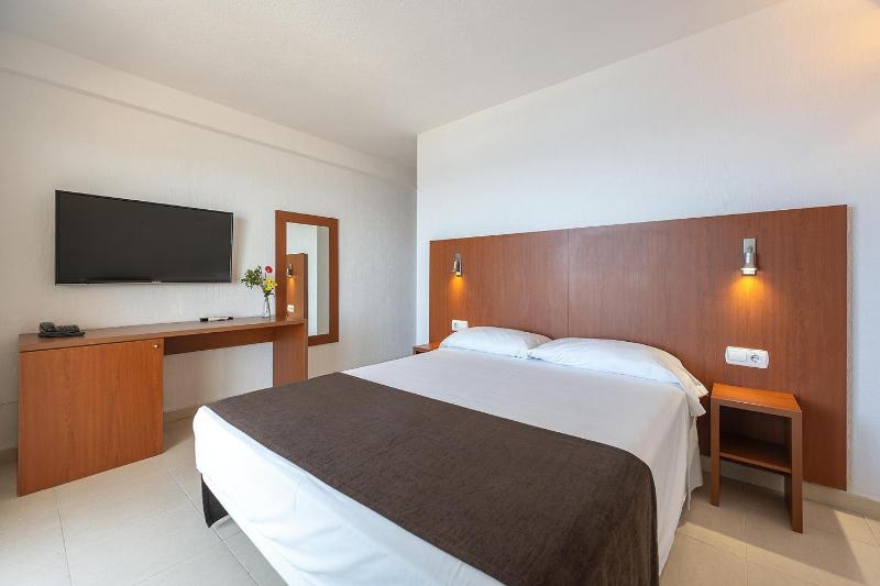 Twin Room with Sea View image 2