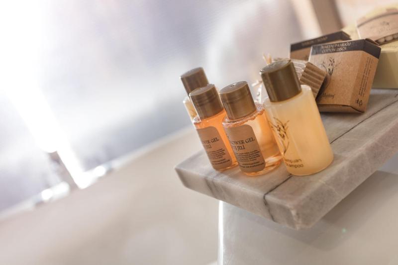 Deluxe Double Room with Bath image 3