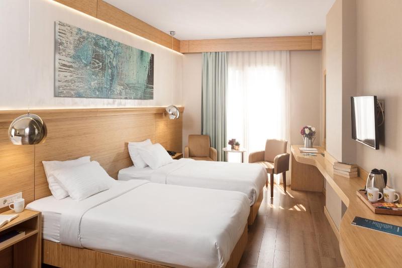 Superior Double or Twin Room image 4