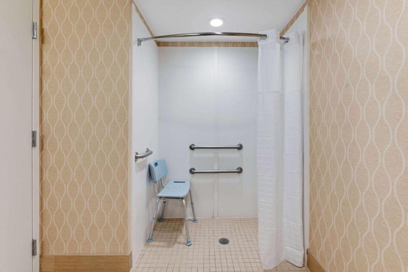 Double Suite with Two Double Beds - Non-Smoking image 2