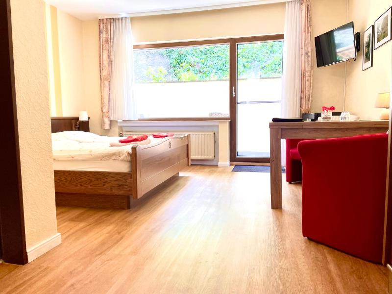 Deluxe Double Room with Balcony image 1