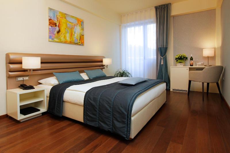 Single Room image 3