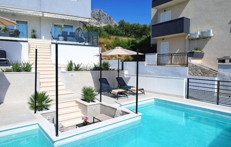 Luxury Holiday Home Dioniz - image 13