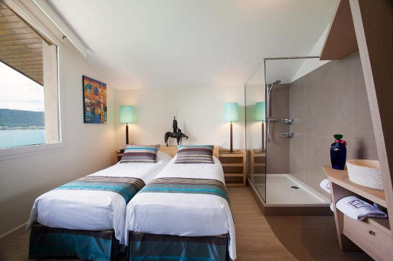 Five-Bedroom Villa (10 Adults) image 4