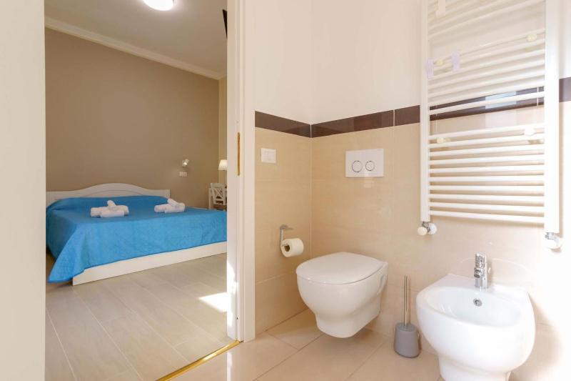 Deluxe Room image 4