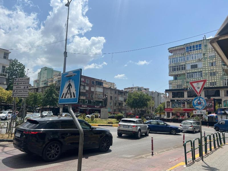 Blloku Tirana Studio - image 9