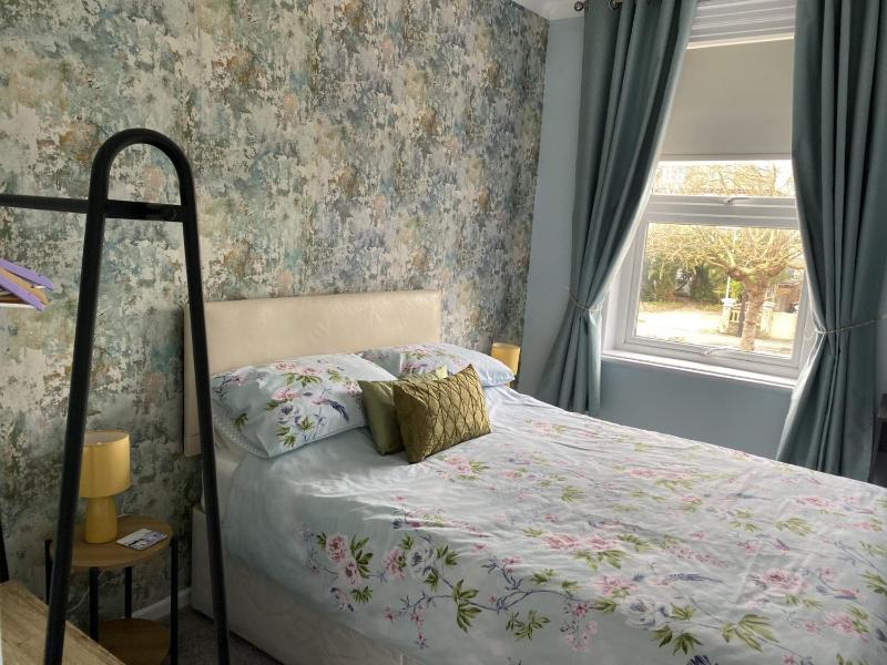 Standard Double Room with Private External Bathroom image 3