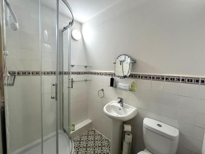 Super Central Apartment in Bristol's Old City - image 7