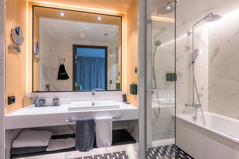 Suite image 3