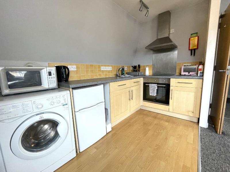 Super Central Apartment in Bristol's Old City - image 8