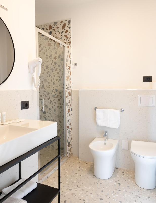 Classic Triple Room image 4