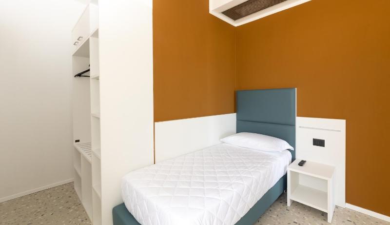 Triple Room with Sea View image 4