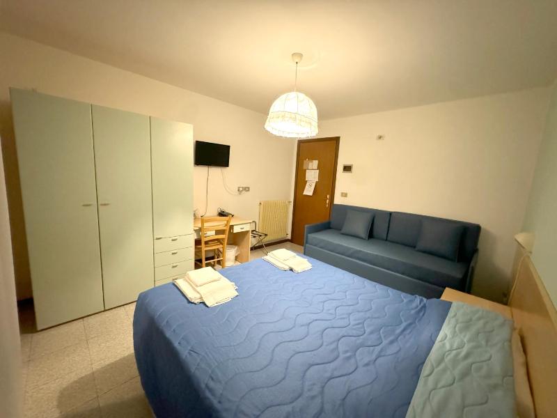 Triple Room image 2