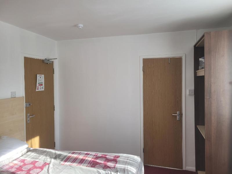Superior Twin En-suite Room image 2