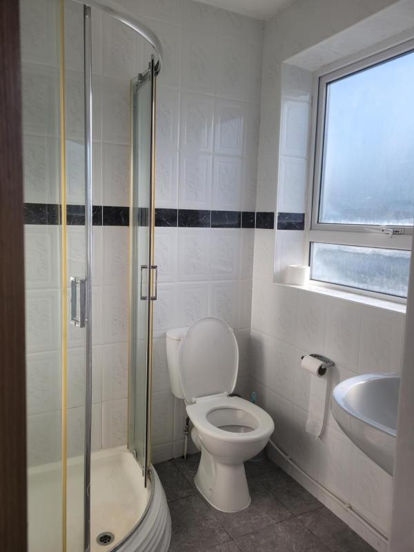 Superior Twin En-suite Room image 4