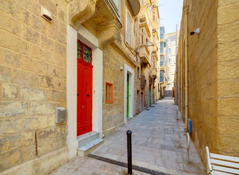 Trendy 1 Bedroom in the Heart of Valletta - image 1