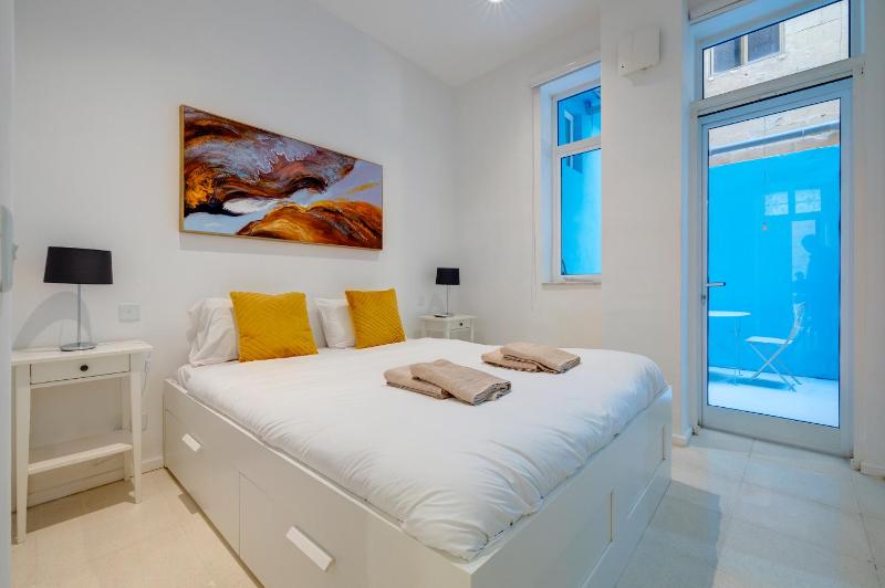 Trendy 1 Bedroom in the Heart of Valletta - image 9