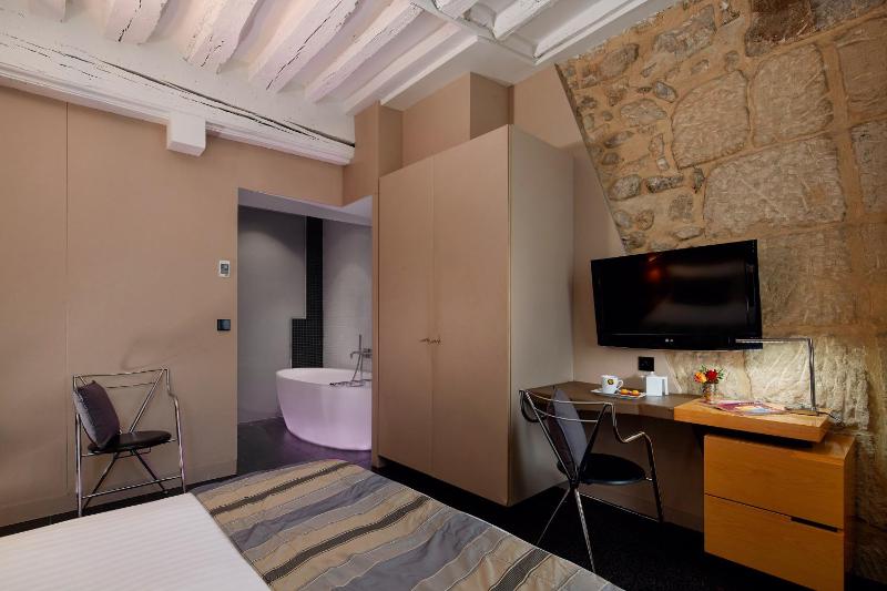 Superior Double Room image 4