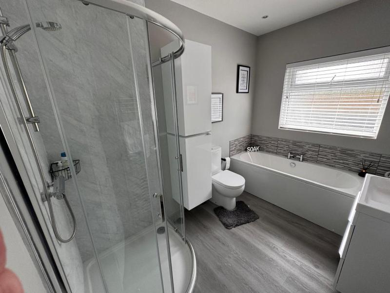 Deluxe Double Room with Shower image 4