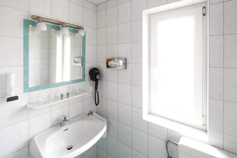 Single Room image 2