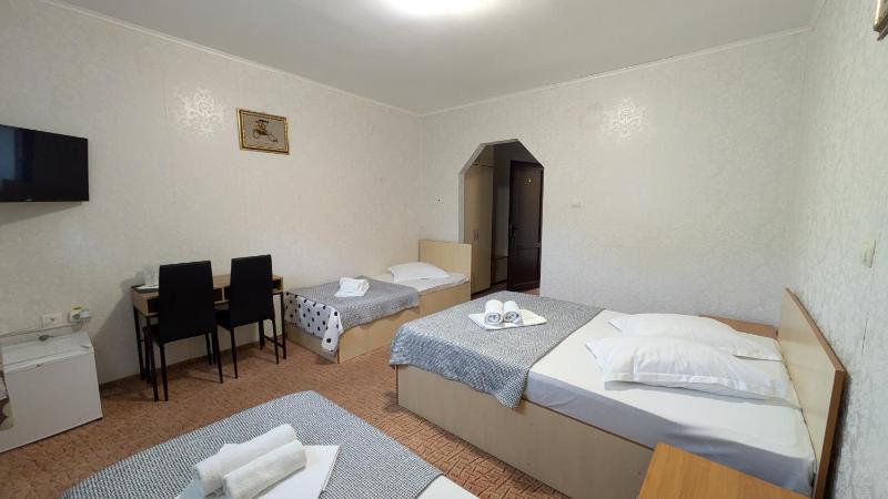 King Room image 4