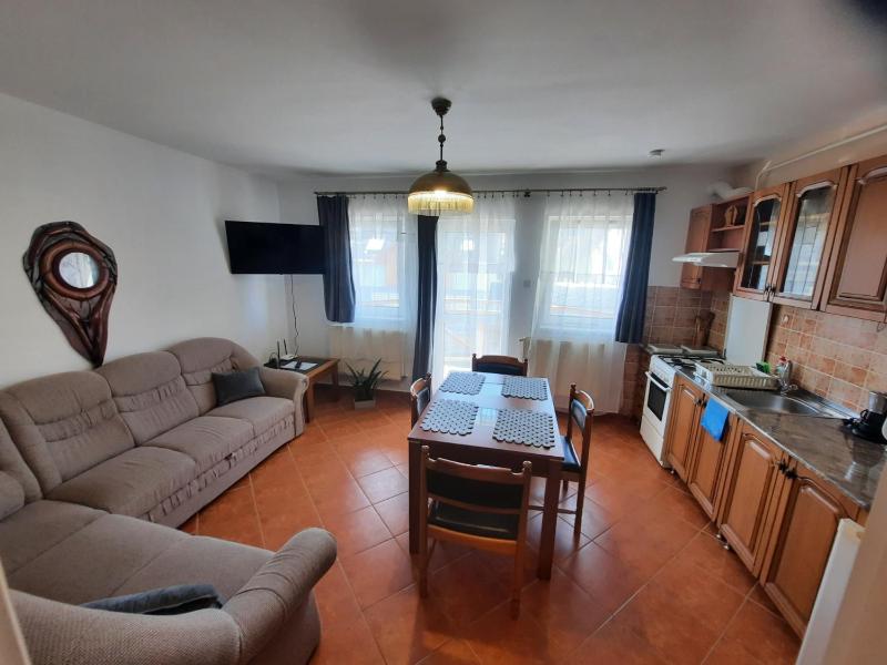 Zöld Béka Apartmanok Kölcsey III - image 19