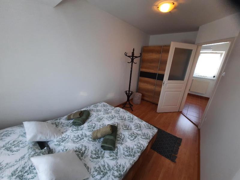 Zöld Béka Apartmanok Kölcsey III - image 20