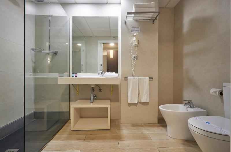 Standard Double Room image 1