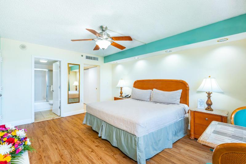 Fort Lauderdale Beach Resort by Vacatia - image 25