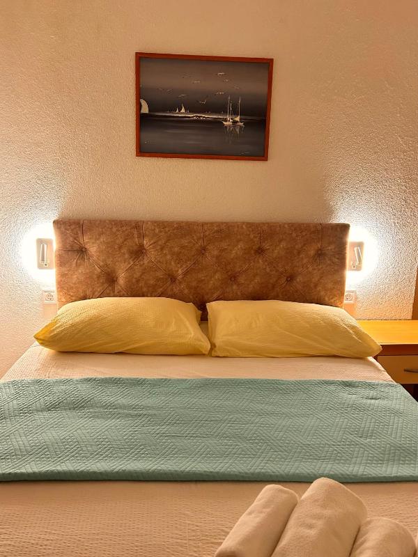 Two-Bedroom Apartment with Balcony image 4