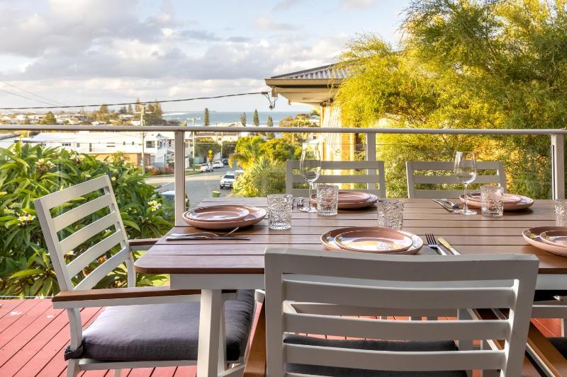 Moffat Beach Retreat Dog-friendly & Ocean Views - image 20