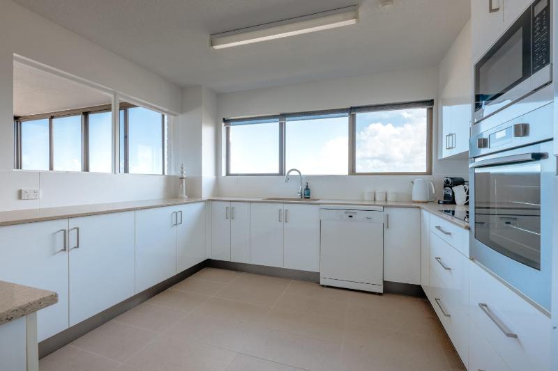 Breezy Kings Beach Apartment with Ocean Views - image 14