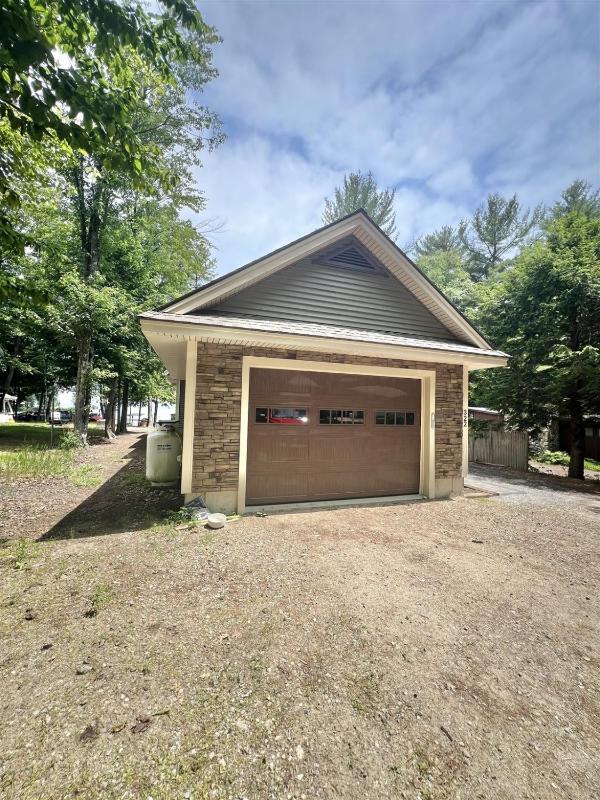 Four-Bedroom Holiday Home image 2
