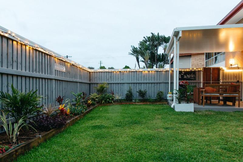 Moffat Beach Coastal Contemporary Unit B - image 8