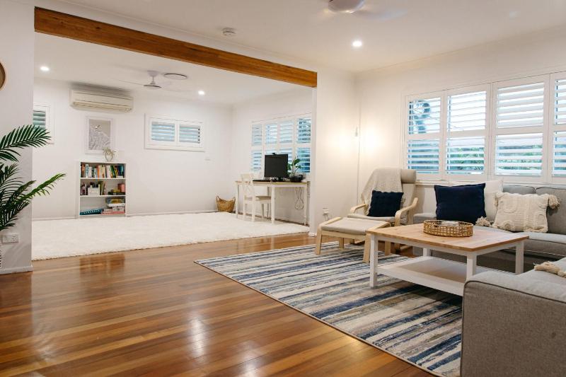 Moffat Beach Coastal Contemporary Unit A - image 22