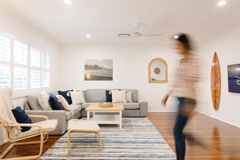 Moffat Beach Coastal Contemporary Unit A - image 7