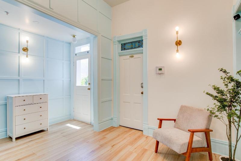 Deluxe Suite image 3