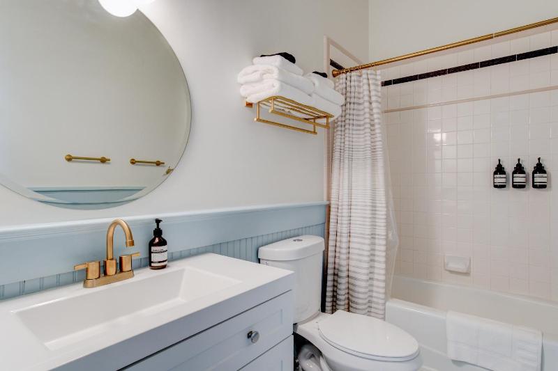 Deluxe Suite image 4