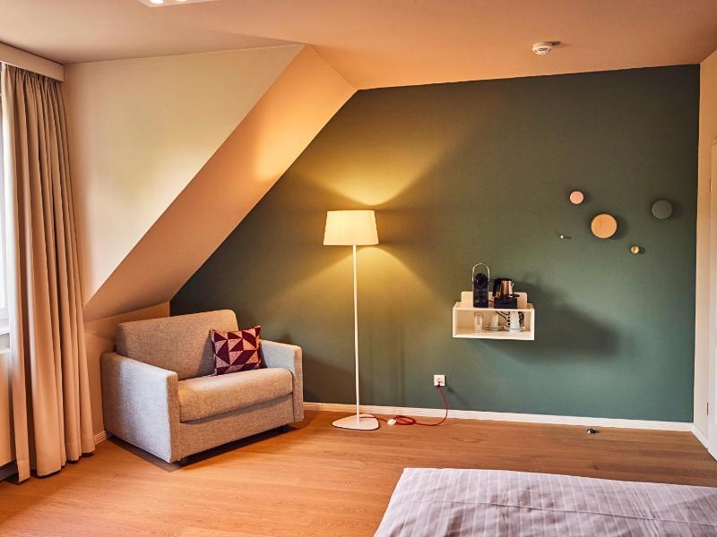 Large Double Room image 2