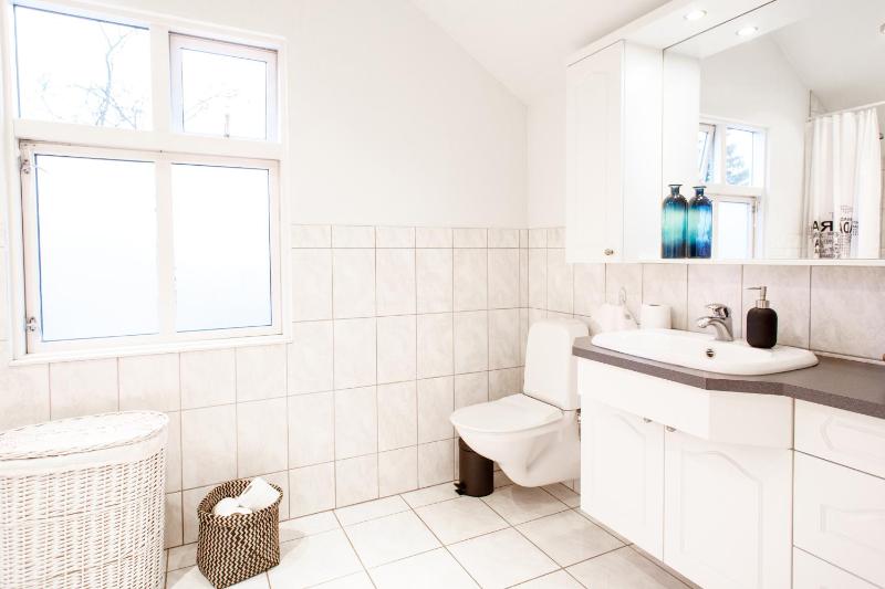 Three-Bedroom Townhouse image 4