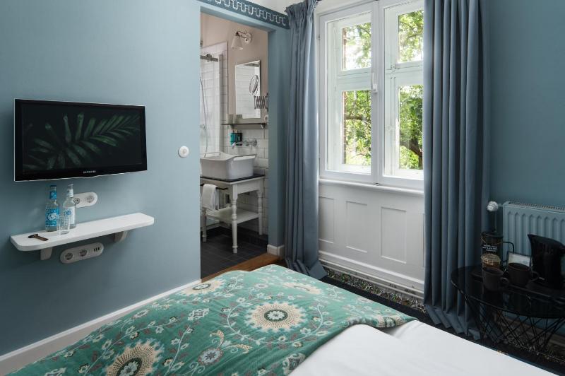 Small Single Room image 4