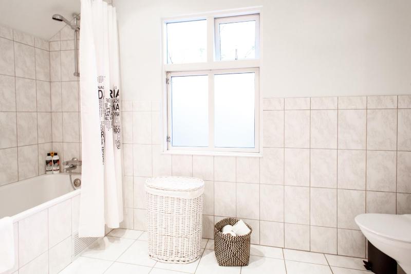 Three-Bedroom Townhouse image 2