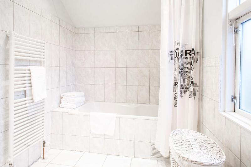 Three-Bedroom Townhouse image 3