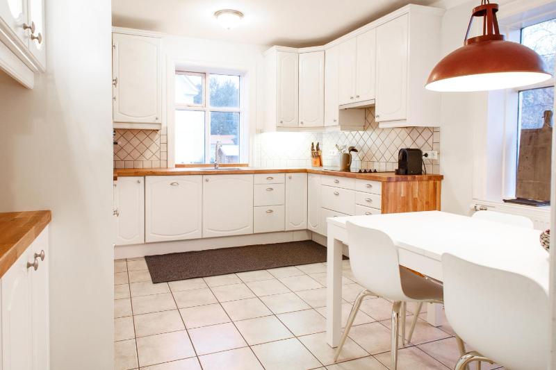 Three-Bedroom Townhouse image 3