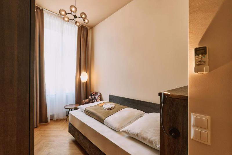 Superior Single Room image 1