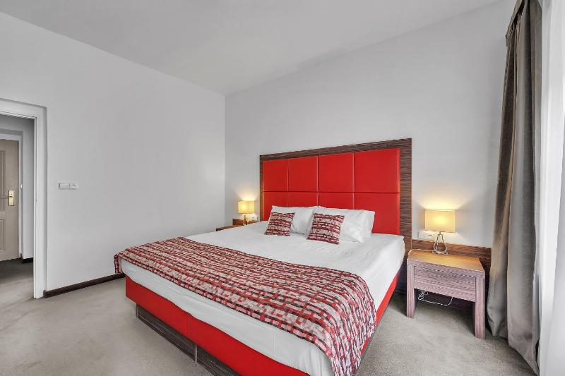 Double Room image 4