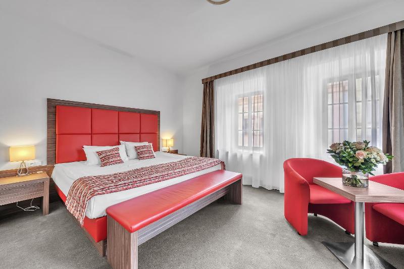 Double Room image 1