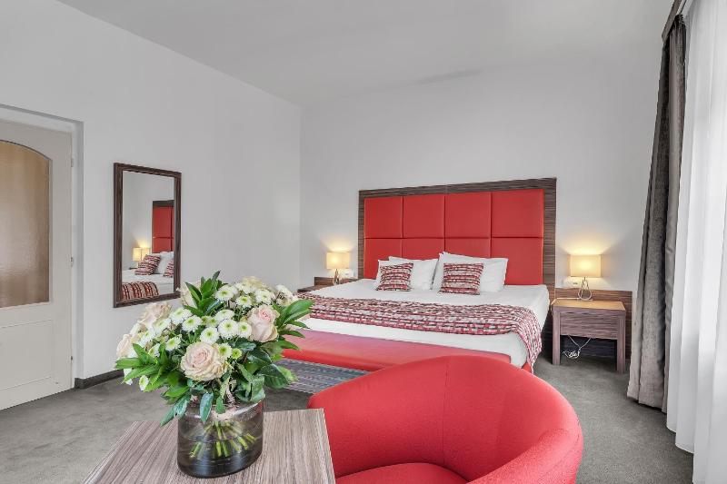 Double Room image 4